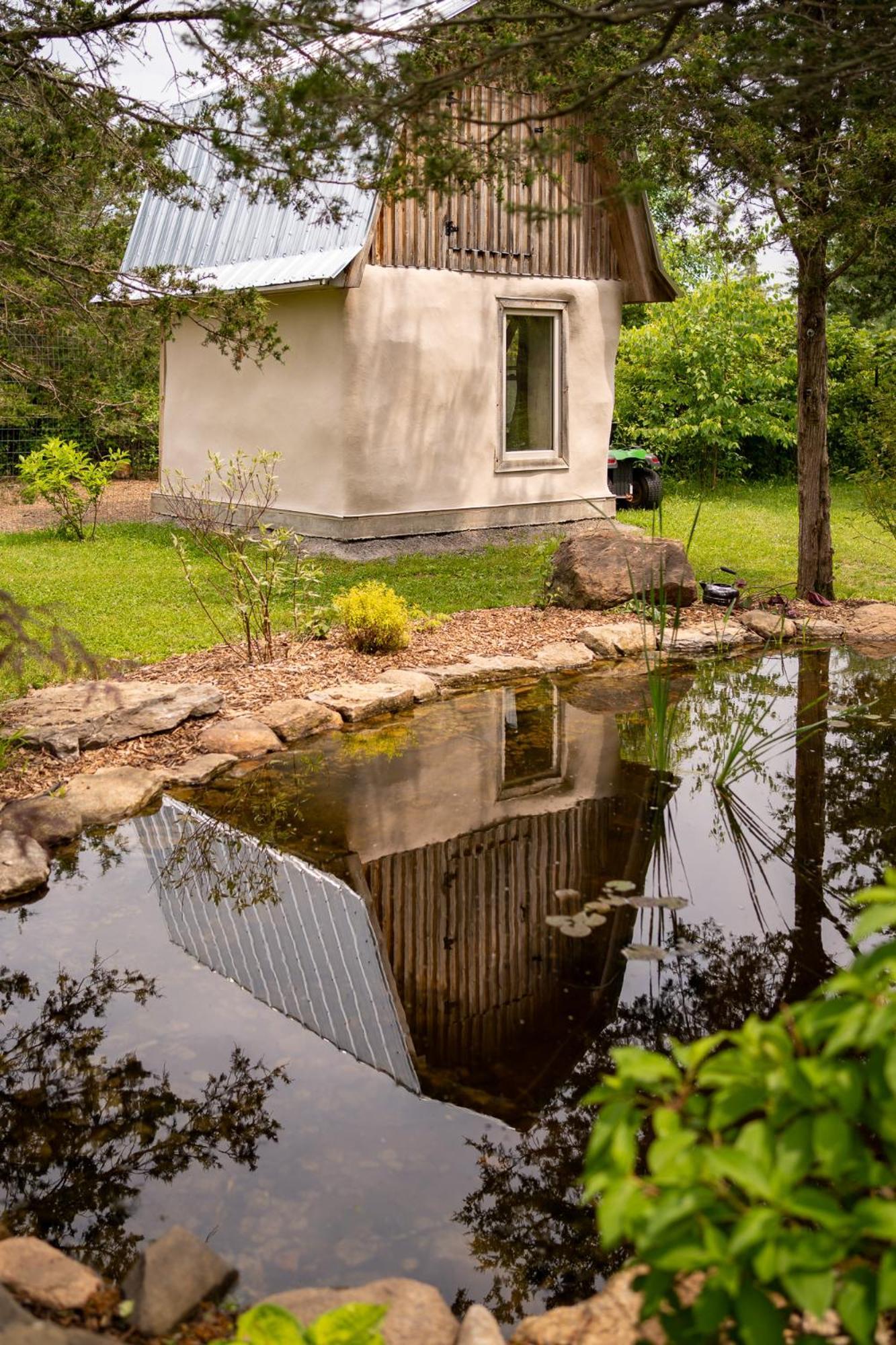 Owl'S Nest Suites Carrying Place エクステリア 写真