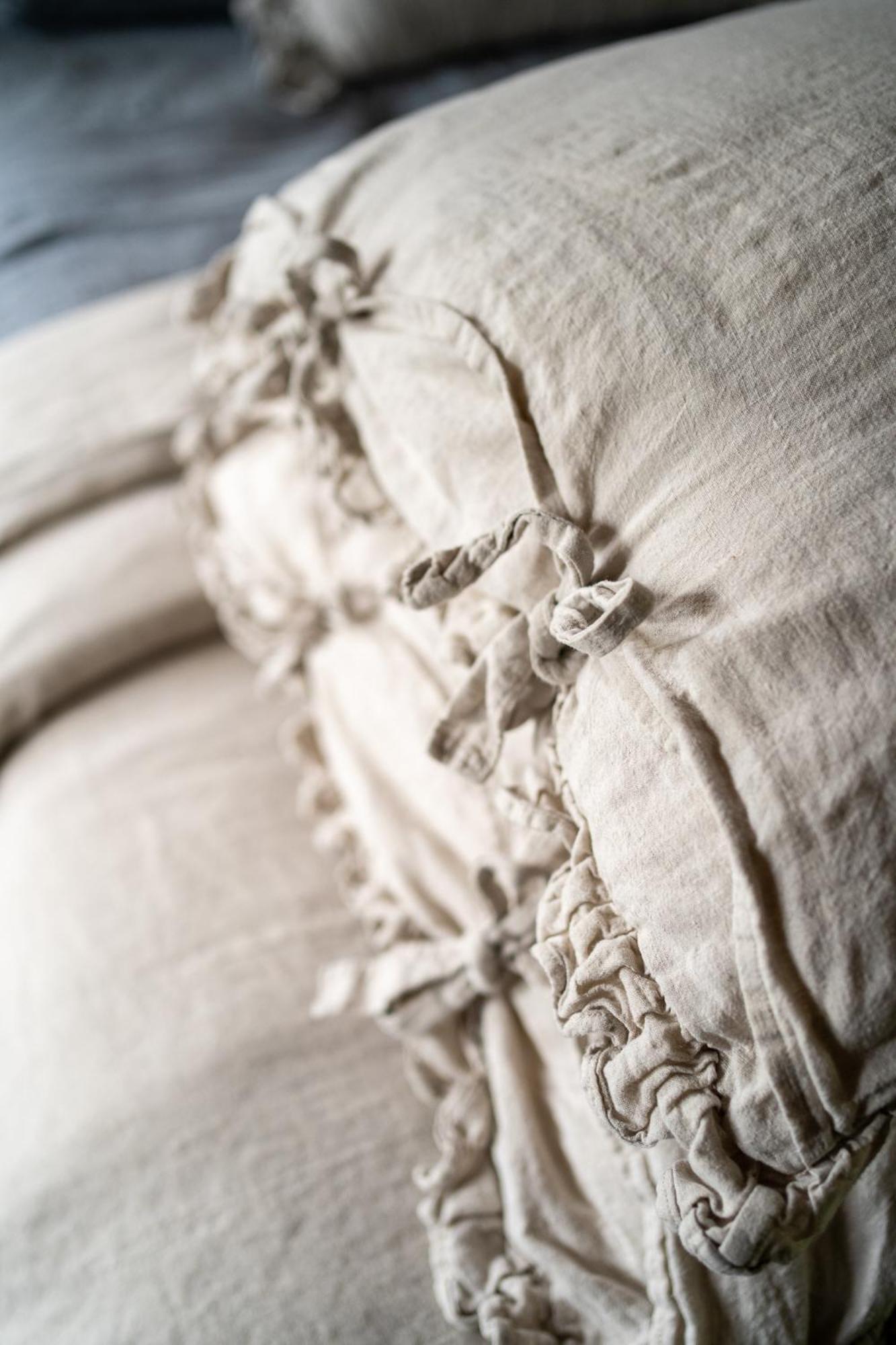 Owl'S Nest Suites Carrying Place エクステリア 写真