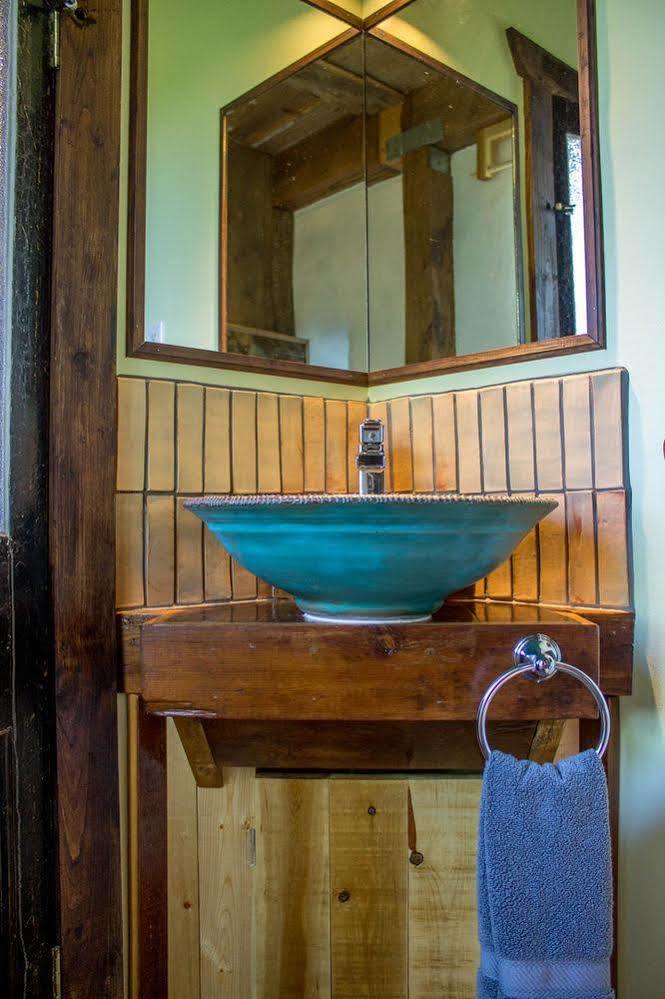 Owl'S Nest Suites Carrying Place エクステリア 写真